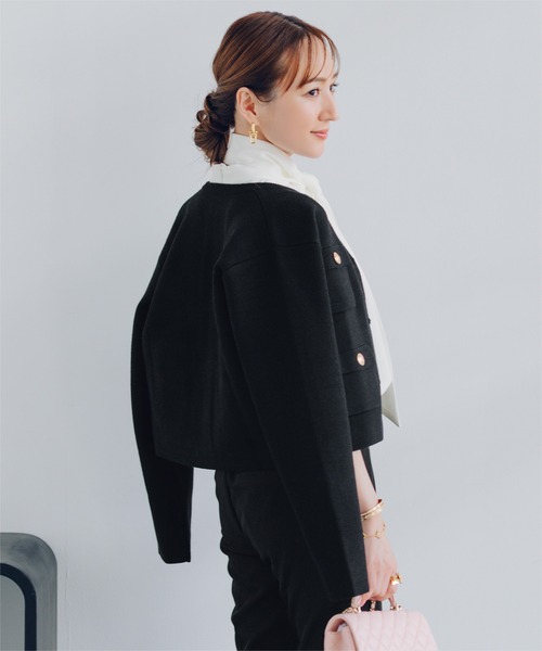 UR'S（ユアーズ）の「ゴールド釦ニットカーディガン/ジャケット（ノーカラージャケット・レディース・アイボリー/ブラック/グレー系その他・S/L/M）」の6枚目の写真