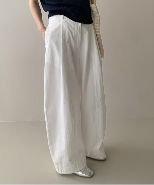 on:nue（オンニュ）の「【on:nue】[着用動画あり！/3色展開/3サイズ展開] カーブバルーンワイドパンツ（その他パンツ・レディース・グレー/ホワイト/ネイビー・SMALL/MEDIUM/LARGE）」の6枚目の写真
