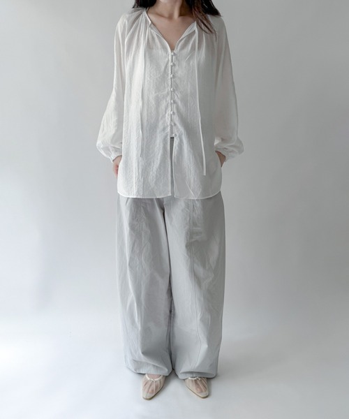 on:nue（オンニュ）の「【on:nue】[着用動画あり！/3色展開/3サイズ展開] カーブバルーンワイドパンツ（その他パンツ・レディース・グレー/ホワイト/ネイビー・SMALL/MEDIUM/LARGE）」の12枚目の写真