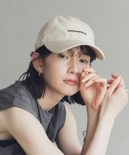 Doux archives(ドゥアルシーヴ)の「BETWEENロゴキャップ(キャップ・レディース・チャコールグレー/ベージュ/ブラウン・FREE)」の3枚目の写真