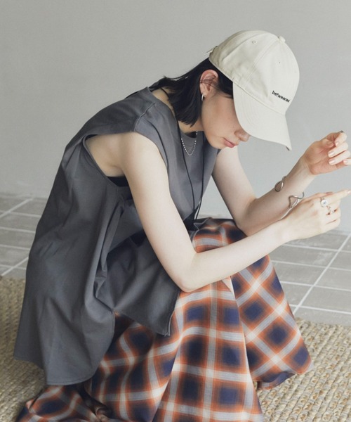 Doux archives(ドゥアルシーヴ)の「BETWEENロゴキャップ(キャップ・レディース・チャコールグレー/ベージュ/ブラウン・FREE)」の15枚目の写真