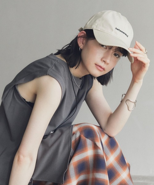 Doux archives(ドゥアルシーヴ)の「BETWEENロゴキャップ(キャップ・レディース・チャコールグレー/ベージュ/ブラウン・FREE)」の13枚目の写真