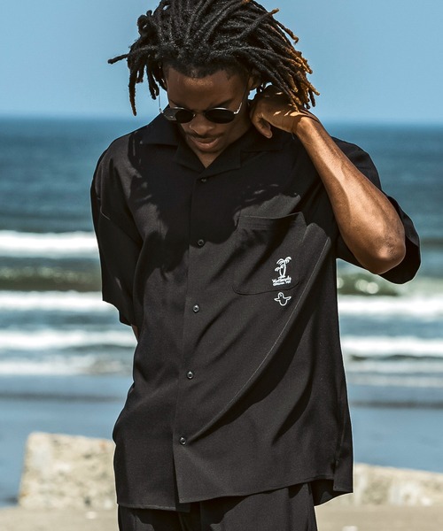 Mark Gonzales（マーク・ゴンザレス）の「【WEB・直営店限定】MARK GONZALES ARTWORK COLLECTION(マーク ゴンザレス)パームツリー刺繍 オープンカラーシャツ 半袖シャツ（シャツ/ブラウス・メンズ・ブラウン/ブラック・M/L/XL）」の3枚目の写真