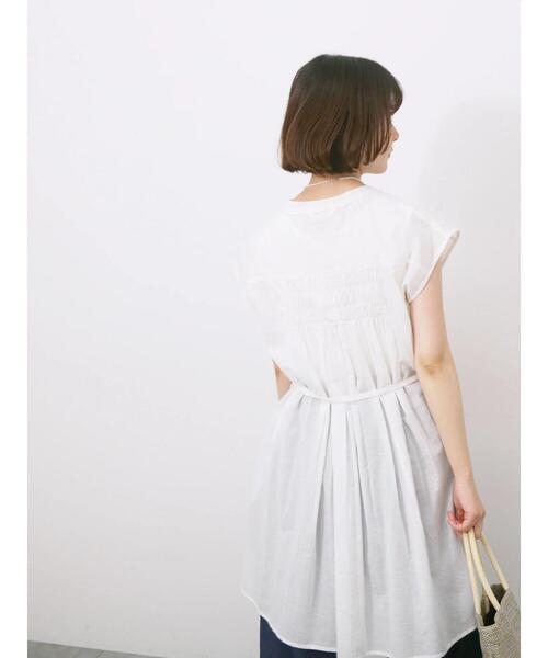 Samansa Mos2 blue(サマンサモスモスブルー)の「【Made in India】シャーリングノースリーブチュニック(シャツ/ブラウス・レディース・チャコールグレー/ブルー/オフホワイト・F)」の6枚目の写真