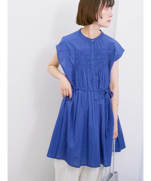 Samansa Mos2 blue(サマンサモスモスブルー)の「【Made in India】シャーリングノースリーブチュニック(シャツ/ブラウス・レディース・チャコールグレー/ブルー/オフホワイト・F)」の20枚目の写真