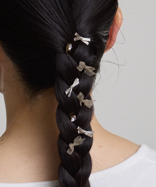 Zoule(ゾーラ)の「Zoule ゾーラ:rudans リボン ヘアピン セットUピン(ヘアピン・レディース・グレー/ブラック/ライトベージュ/カーキ・FREE)」の12枚目の写真