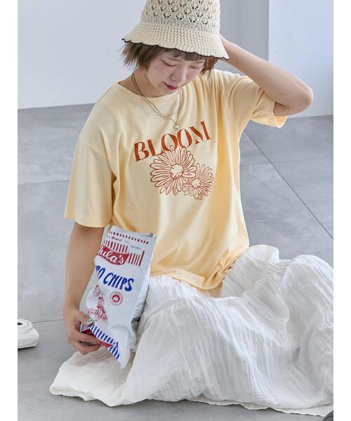 ehka sopo（エヘカソポ）の「花モチーフTシャツ（Tシャツ/カットソー・レディース・オフホワイト/ネイビー/イエロー・F）」の14枚目の写真