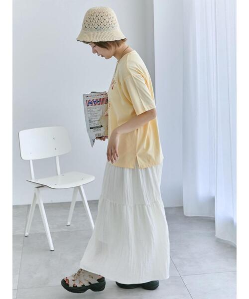 ehka sopo（エヘカソポ）の「花モチーフTシャツ（Tシャツ/カットソー・レディース・オフホワイト/ネイビー/イエロー・F）」の21枚目の写真