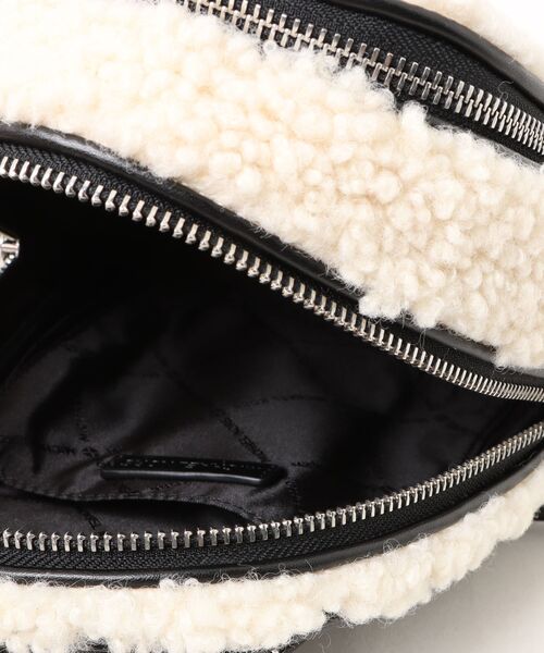 MICHAEL KORS(マイケルコース)の「RHEA XS ZIP BACKPACK バックパック(バックパック/リュック・レディース・ブラック・FREE)」の4枚目の写真