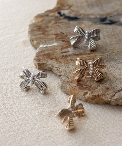 RANDA（ランダ）の「ビジューリボンピアス（ピアス（両耳用）・レディース・シルバー/ゴールド・FREE）」の5枚目の写真