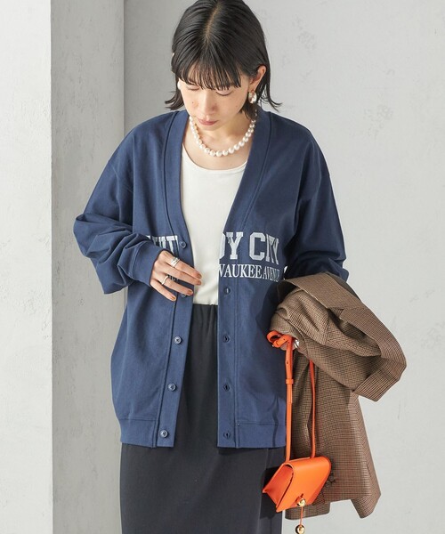Odub(オーダブ)の「【SHIPS別注】Odub:Vネック ロゴ カーディガン(カーディガン/ボレロ・レディース・ライトグレー/ネイビー・ONE SIZE)」の20枚目の写真