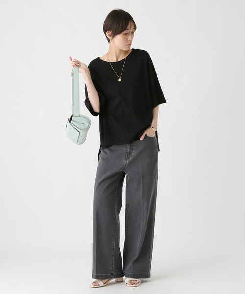 Elura（エルーラ）の「汗じみ軽減５分袖Ｔシャツ / 582969（Tシャツ/カットソー・レディース・キャメル/ホワイト/チャコールグレー/ブラック・FREE）」の16枚目の写真