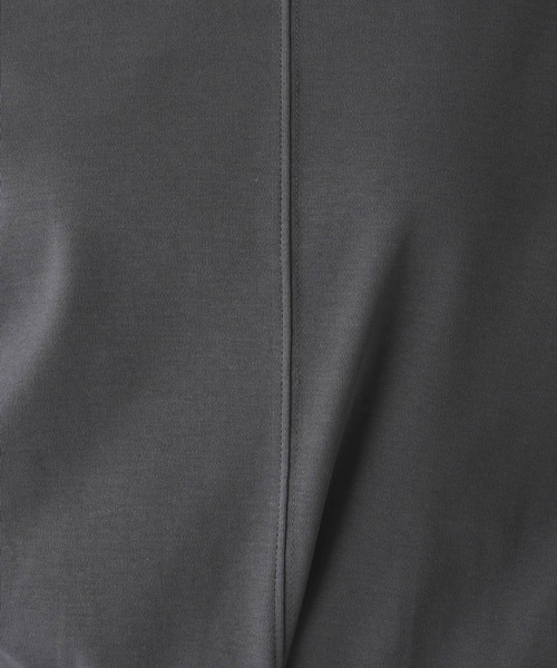 Elura（エルーラ）の「汗じみ軽減５分袖Ｔシャツ / 582969（Tシャツ/カットソー・レディース・キャメル/ホワイト/チャコールグレー/ブラック・FREE）」の10枚目の写真