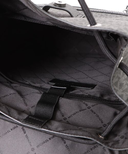 MICHAEL KORS（マイケルコース）の「HUDSON バックパック - MKシグネチャー（バックパック/リュック・メンズ・ブラック・FREE）」の5枚目の写真