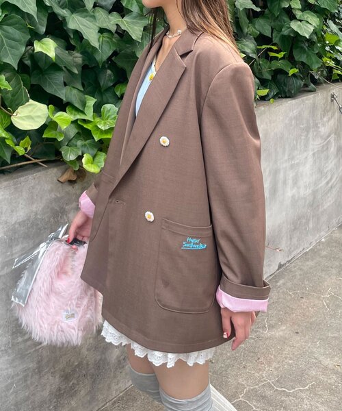 HELLO.SANFRANCISCO（ハローサンフランシスコ）の「【HELLO.SANFRANCISCO/ハローサンフランシスコ】ネーム刺繍マーガレット釦ビッグジャケット（テーラードジャケット・レディース・ブラウン/ピンク/グレー・ONE SIZE）」の9枚目の写真