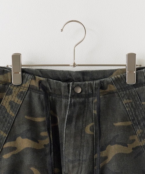 Chick（チック）の「camouflage pants/スナップボタンデザイン迷彩パンツ（デニムパンツ・レディース・カーキ・FREE）」の12枚目の写真