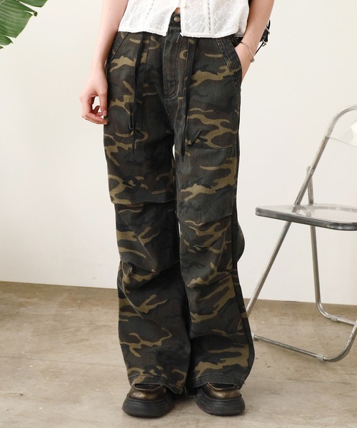 Chick（チック）の「camouflage pants/スナップボタンデザイン迷彩パンツ（デニムパンツ・レディース・カーキ・FREE）」の4枚目の写真