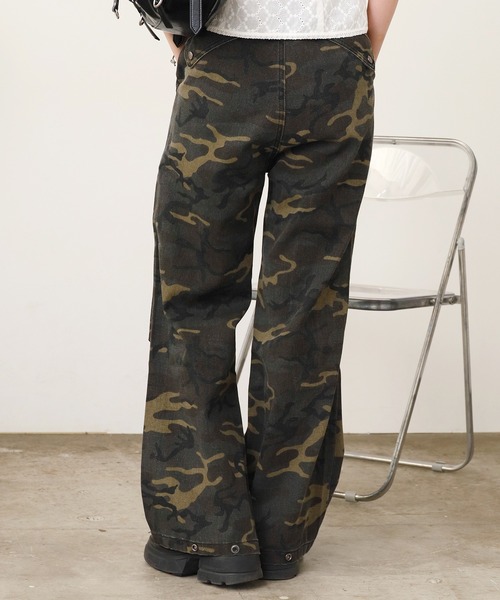 Chick（チック）の「camouflage pants/スナップボタンデザイン迷彩パンツ（デニムパンツ・レディース・カーキ・FREE）」の6枚目の写真