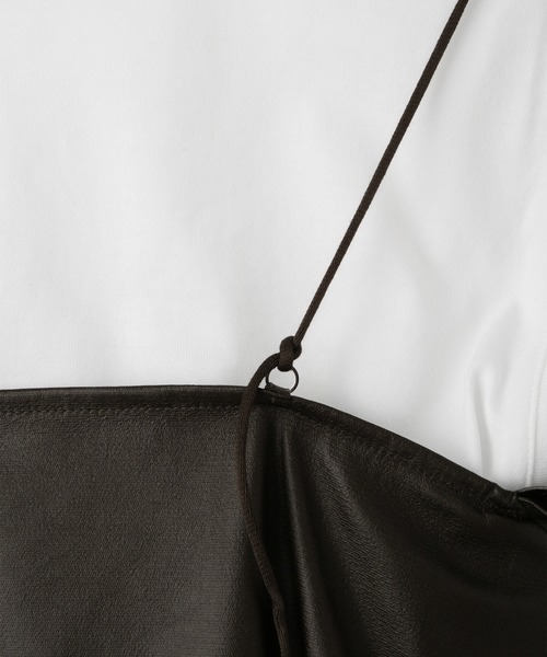 ADAM ET ROPE'（アダムエロペ）の「【サステナブル】ノットディテールノースリトップス（Tシャツ/カットソー・レディース・カーキ/ブラック・FREE）」の15枚目の写真