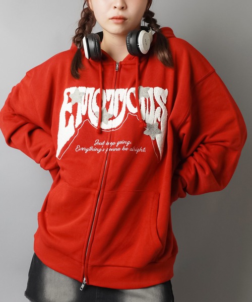 SPINNS（スピンズ）の「立体ロゴが主役★ストリートWジップフーディ/サガラ刺繍スター（パーカー・レディース・ブラック/杢グレー/オートミール/レッド・ONESIZE）」の4枚目の写真