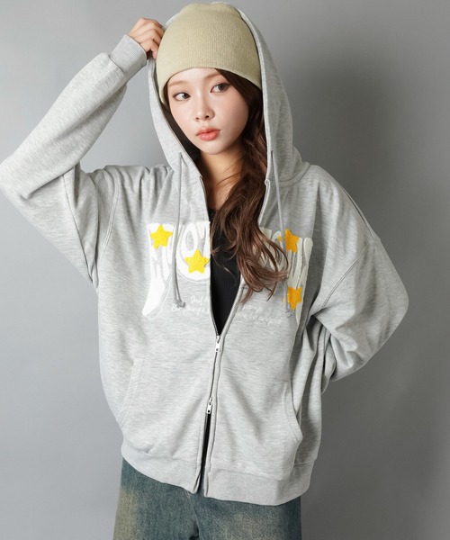 SPINNS（スピンズ）の「立体ロゴが主役★ストリートWジップフーディ/サガラ刺繍スター（パーカー・レディース・ブラック/杢グレー/オートミール/レッド・ONESIZE）」の11枚目の写真