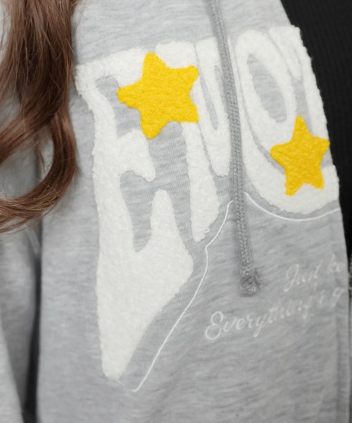 SPINNS（スピンズ）の「立体ロゴが主役★ストリートWジップフーディ/サガラ刺繍スター（パーカー・レディース・ブラック/杢グレー/オートミール/レッド・ONESIZE）」の18枚目の写真