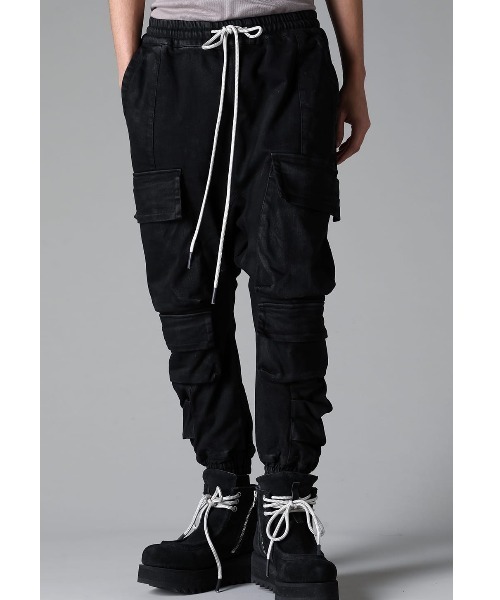 ROYAL FLASH(ロイヤルフラッシュ)の「A.F ARTEFACT/エーエフ・アーティファクト/COATED SAROUEL CARGO JOGGER DENIM/ag-12042(デニムパンツ・メンズ・ブラック・2/3)」の7枚目の写真