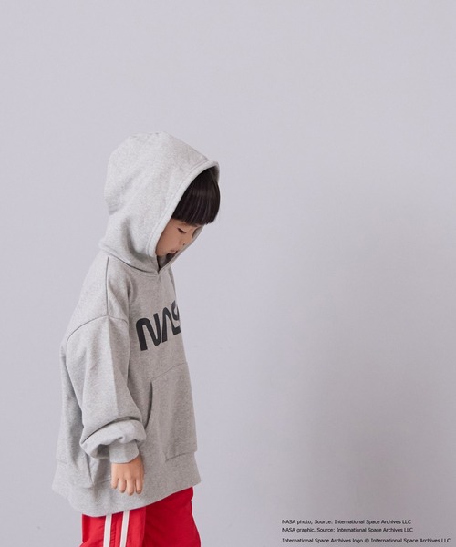 LOWRYS FARM（ローリーズファーム）の「ＮＡＳＡロゴフーディー　593055（パーカー・キッズ・ブラック/オフホワイト/グレー・150cm/130cm/110cm）」の10枚目の写真