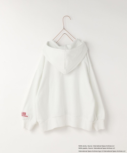 LOWRYS FARM（ローリーズファーム）の「ＮＡＳＡロゴフーディー　593055（パーカー・キッズ・ブラック/オフホワイト/グレー・150cm/130cm/110cm）」の18枚目の写真