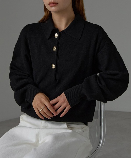 r.（アールドット）の「金ボタンニット　ポロシャツ（ニット/セーター・レディース・ブラック/アイボリー/ブラウン/グレー/ライトベージュ・FREE）」の2枚目の写真