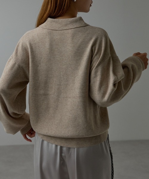 r.（アールドット）の「金ボタンニット　ポロシャツ（ニット/セーター・レディース・ブラック/アイボリー/ブラウン/グレー/ライトベージュ・FREE）」の6枚目の写真