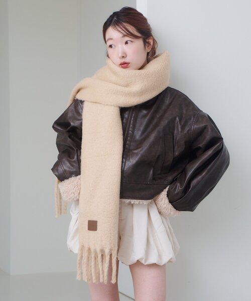 Kastane（カスタネ）の「【お気に入り1万人突破！/5色展開】フリンジマフラー（マフラー・レディース・ブラウン/レッド系その他/ベージュ/アイボリー/サックスブルー・FREE）」の10枚目の写真