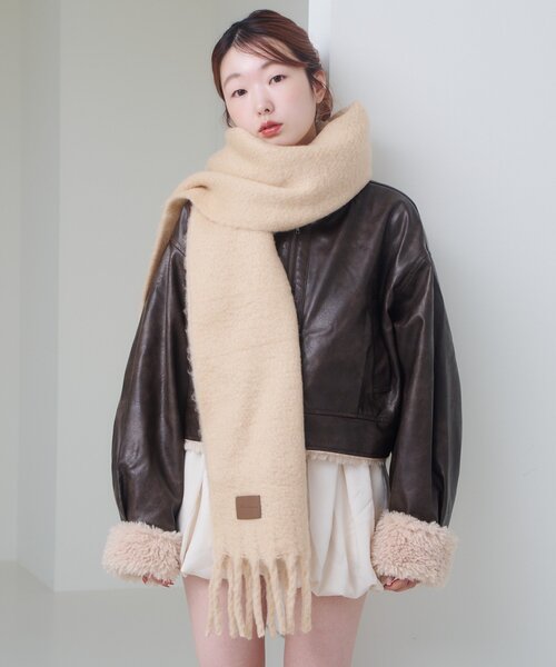 Kastane（カスタネ）の「【お気に入り1万人突破！/5色展開】フリンジマフラー（マフラー・レディース・ブラウン/レッド系その他/ベージュ/アイボリー/サックスブルー・FREE）」の11枚目の写真