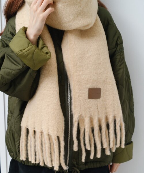 Kastane（カスタネ）の「【お気に入り1万人突破！/5色展開】フリンジマフラー（マフラー・レディース・ブラウン/レッド系その他/ベージュ/アイボリー/サックスブルー・FREE）」の15枚目の写真