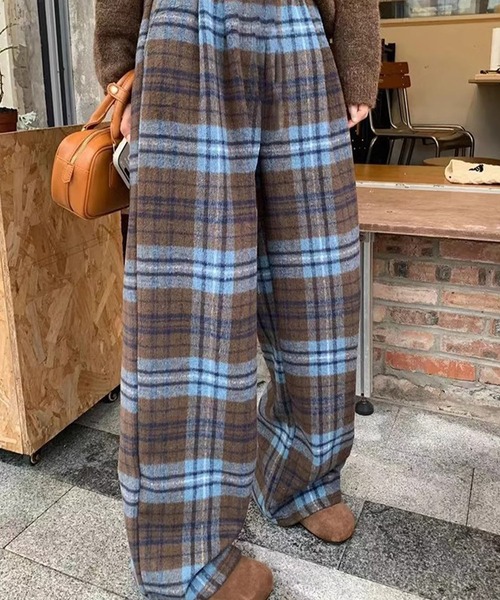 meJane（ミージェーン）の「起毛マドラスチェック ワイドシルエットパンツ（その他パンツ・レディース・ブラック系/ブルー系・M/L）」の3枚目の写真