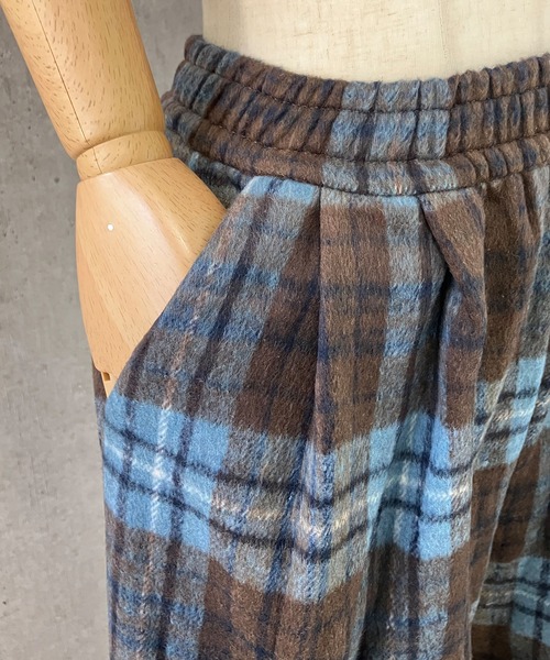meJane(ミージェーン)の「起毛マドラスチェック ワイドシルエットパンツ(その他パンツ・レディース・ブラック系/ブルー系・M/L)」の7枚目の写真