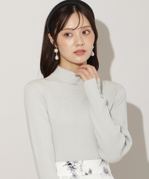 WILLSELECTION（ウィルセレクション）の「袖口リボンリブタートルニット（ニット/セーター・レディース・サックスブルー/ブラック/オフホワイト/ピンク・FREE）」の4枚目の写真