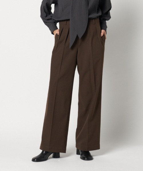 HELIOPOLE(エリオポール)の「TUCK STRAIGHT PANTS(その他パンツ・レディース・ブラック/ダークブラウン・36/38)」の2枚目の写真