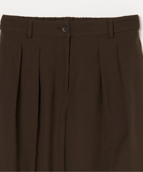 HELIOPOLE(エリオポール)の「TUCK STRAIGHT PANTS(その他パンツ・レディース・ブラック/ダークブラウン・36/38)」の10枚目の写真