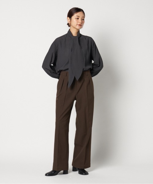 HELIOPOLE(エリオポール)の「TUCK STRAIGHT PANTS(その他パンツ・レディース・ブラック/ダークブラウン・36/38)」の5枚目の写真