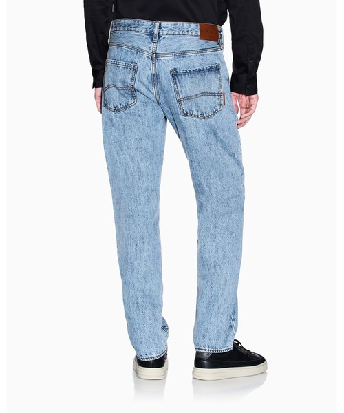 ARMANI EXCHANGE(アルマーニエクスチェンジ)の「【A|X アルマーニ エクスチェンジ】ブルーウォッシュデニムパンツ_J13 COMFORT SLIM(デニムパンツ・メンズ・ライトブルー・36inch/28inch/34inch/33inch/32inch/31inch/30inch/29inch)」の2枚目の写真