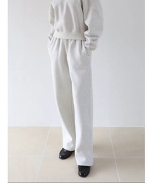 loose sweat pants