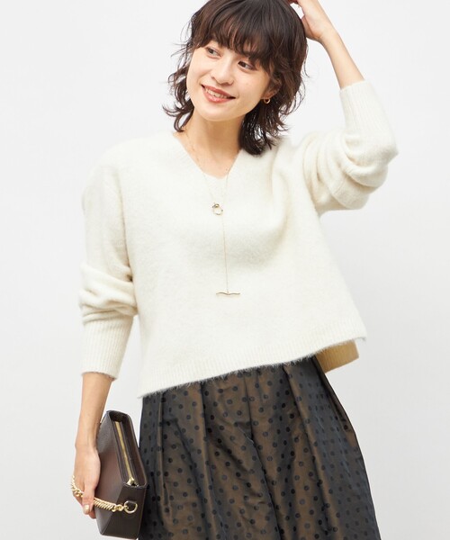 NOLLEY’S(ノーリーズ)の「《手洗い可能》ヘアリーストレッチVネックプルオーバーニット(ニット/セーター・レディース・キナリ/ネイビー/ベビーピンク/グレー・38)」の2枚目の写真