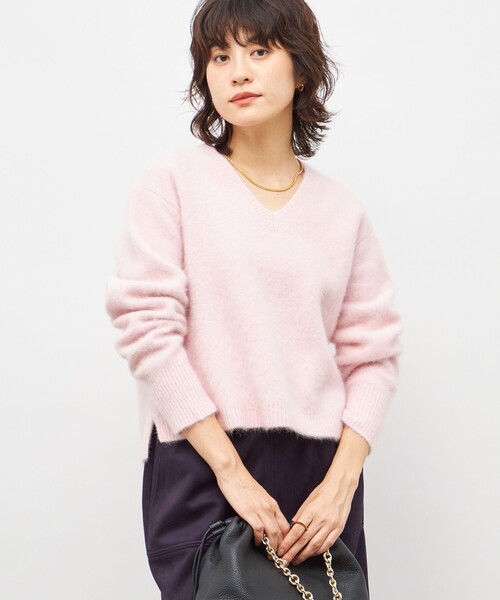 NOLLEY’S(ノーリーズ)の「《手洗い可能》ヘアリーストレッチVネックプルオーバーニット(ニット/セーター・レディース・キナリ/ネイビー/ベビーピンク/グレー・38)」の10枚目の写真