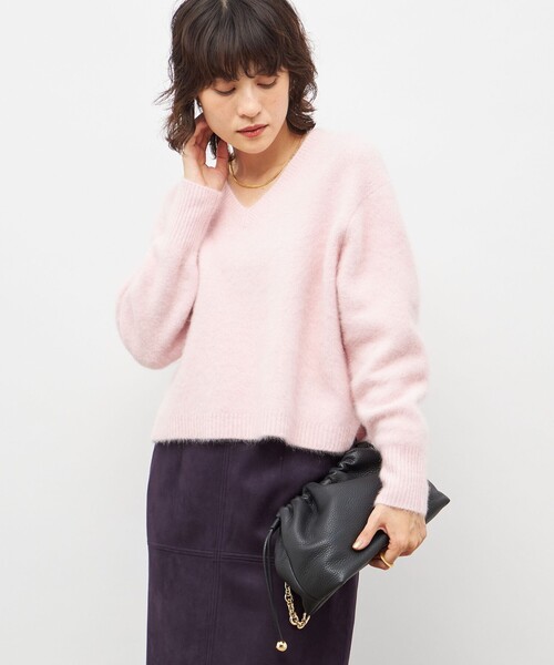 NOLLEY’S(ノーリーズ)の「《手洗い可能》ヘアリーストレッチVネックプルオーバーニット(ニット/セーター・レディース・キナリ/ネイビー/ベビーピンク/グレー・38)」の17枚目の写真