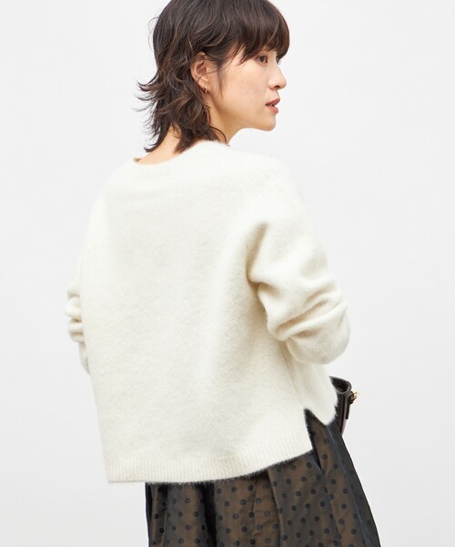 NOLLEY’S(ノーリーズ)の「《手洗い可能》ヘアリーストレッチVネックプルオーバーニット(ニット/セーター・レディース・キナリ/ネイビー/ベビーピンク/グレー・38)」の20枚目の写真