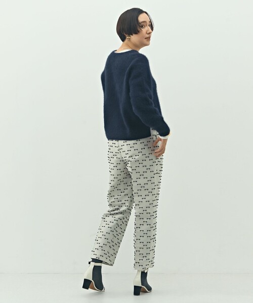 NOLLEY’S(ノーリーズ)の「《手洗い可能》ヘアリーストレッチVネックプルオーバーニット(ニット/セーター・レディース・キナリ/ネイビー/ベビーピンク/グレー・38)」の22枚目の写真
