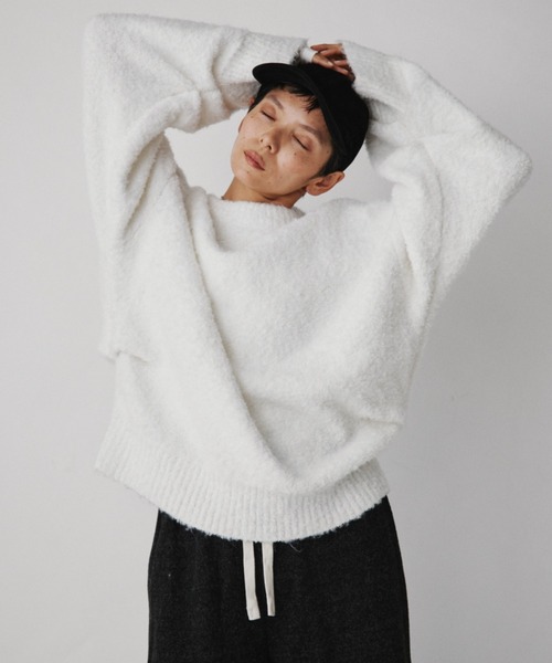 VION（ヴィオン）の「ブークレニットプルオーバー / Boucle Knit Pullover（ニット/セーター・レディース・チャコールグレー/ホワイト/レッド・FREE）」の2枚目の写真