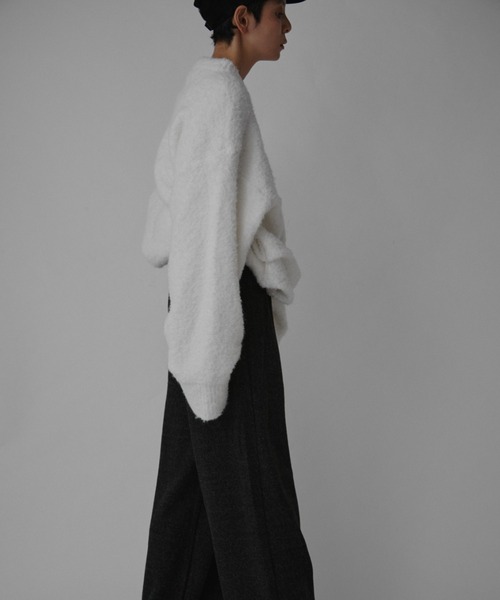 VION（ヴィオン）の「ブークレニットプルオーバー / Boucle Knit Pullover（ニット/セーター・レディース・チャコールグレー/ホワイト/レッド・FREE）」の4枚目の写真
