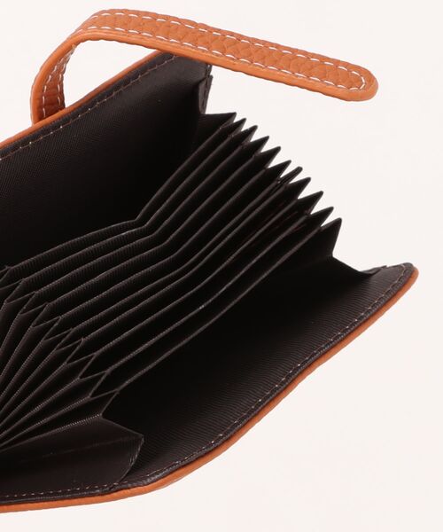 ammy.（エイミードット）の「【 ammy. / エイミードット 】 スクエア ストラップ カード ウォレット（カードケース・レディース・ブラウン/ブラック/ベージュ・FREE）」の6枚目の写真